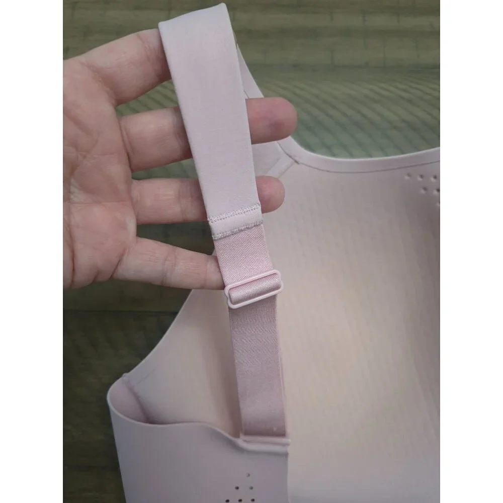 Victoria's Secret Wireless Light Pink Bra 36DDD F Perforated Adjustable Straps